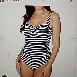 NIPTUCK One Piece Swimsuit Joanne Sorrento Stripe Tummy Control size 6
